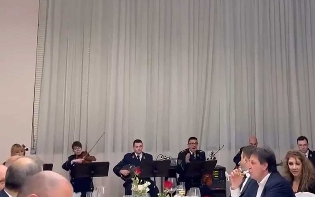 Prezidentlər Beqradda “Ay Laçın”ı dinlədi - VİDEO 1 ayyy
