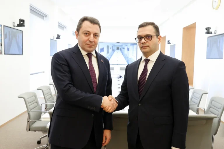 Azərbaycan və Ermənistan rəsmiləri müzakirə apardı - FOTOLAR