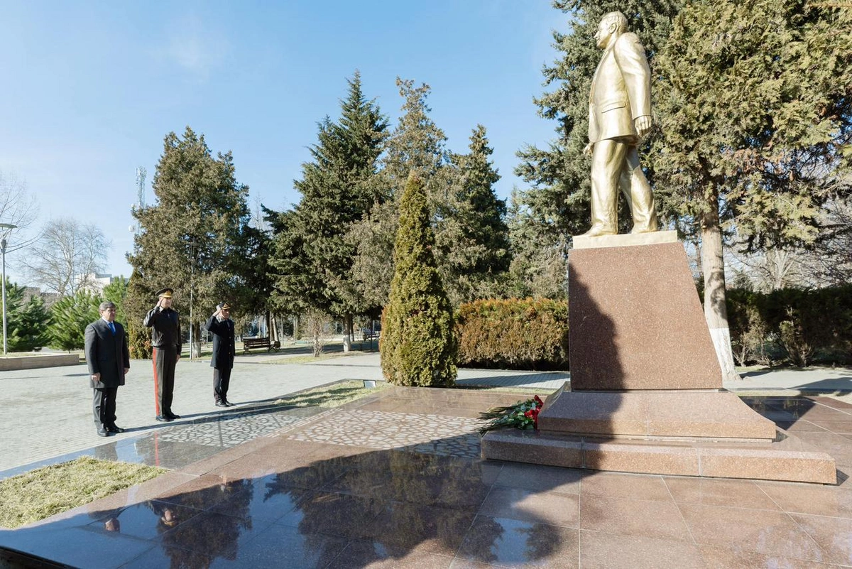 Vilayət Eyvazov vətəndaş qəbulu və sıra baxışı keçirdi - VİDEO 2 d 1