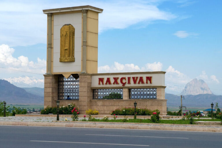Naxçıvanda ailə faciəsi: Oğlunun ölüm xəbərini alan ananın ürəyi dayandı - VİDEO