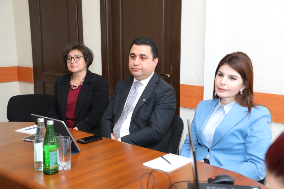 “Mediada Azərbaycan dili” mövzusunda növbəti təlim keçirildi - FOTOLAR 4 sd 14