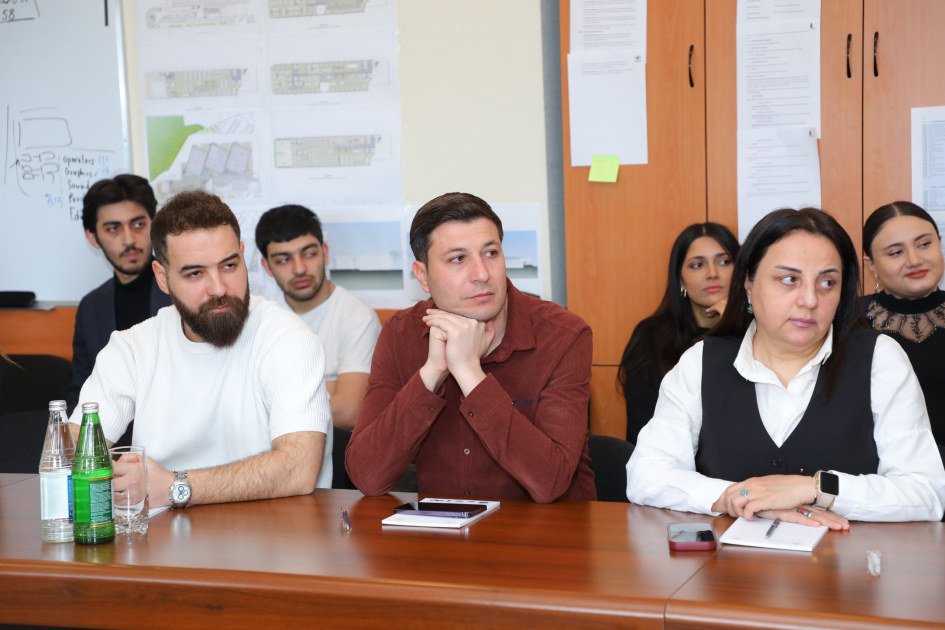 “Mediada Azərbaycan dili” mövzusunda növbəti təlim keçirildi - FOTOLAR 6 sd 16