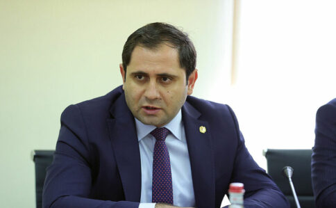 suren papikyan 900x556 2