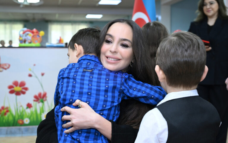 Leyla Əliyeva Tiranada uşaq evində... - FOTOLAR