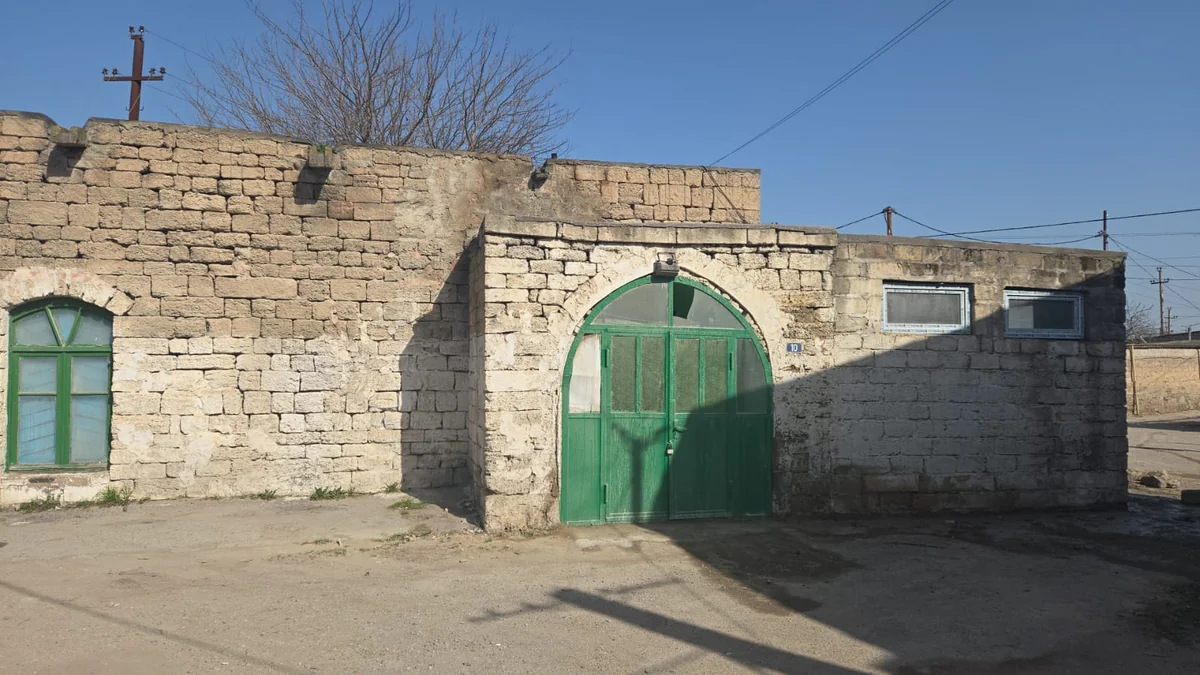 Tarixi məscidə qanunsuz müdaxilənin qarşısı alındı - FOTO 4 yi 4