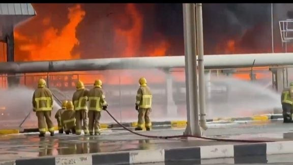 İran Küveyt aeroportunu vurdu - VİDEO