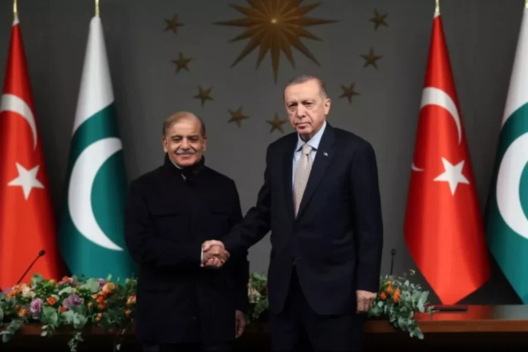Ərdoğan Şahbaz Şəriflə regiondakı vəziyyəti müzakirə etdi