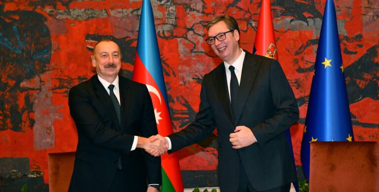 Prezident İlham Əliyev Aleksandar Vuçiçlə danışdı