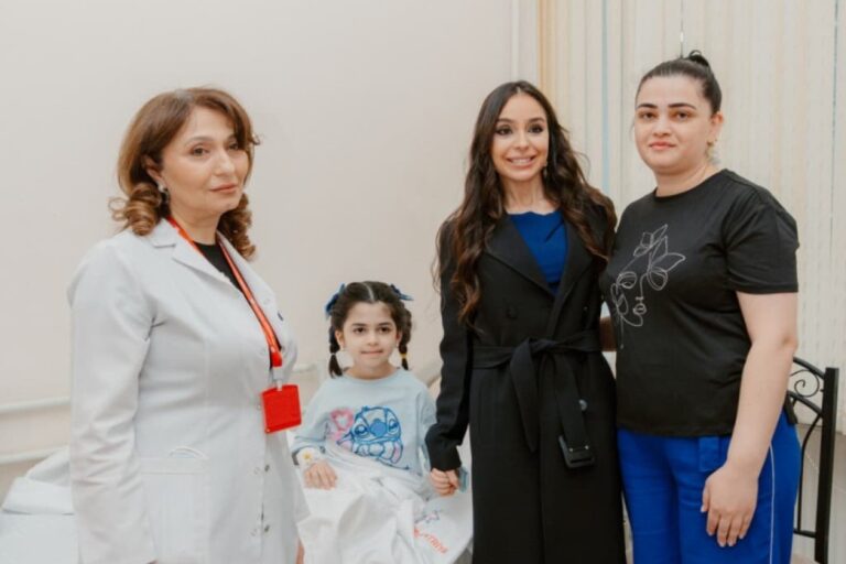 Leyla Əliyeva Nərimanov Uşaq Klinik Xəstəxanasını ziyarət etdi
