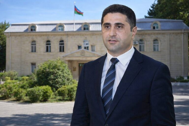 İcra başçısının bu hərəkəti görənləri təəccübləndirdi – VİDEO
