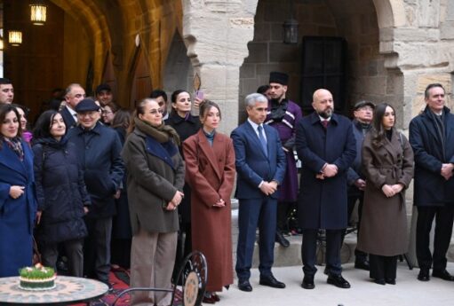 69b440966e93469b440966e935177342069469b440966e93269b440966e933 24