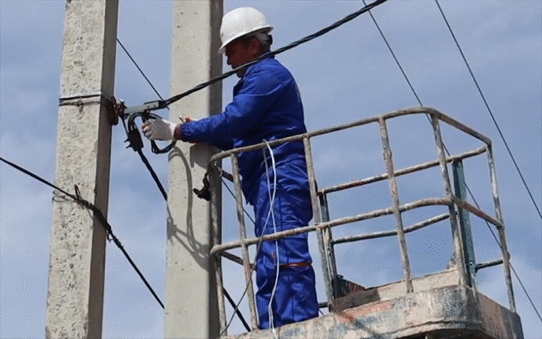 “Azərişıq” Ağcabədinin elektrik şəbəkəsini yeniləyir - VİDEO