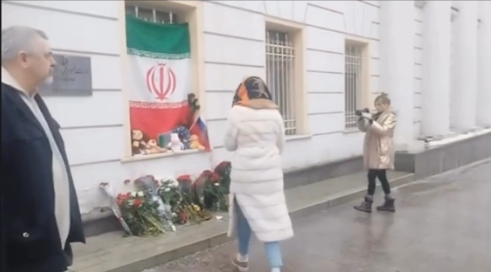 Rusiyada Xameneini görün necə yad etdilər - FOTO 3 image 1 1