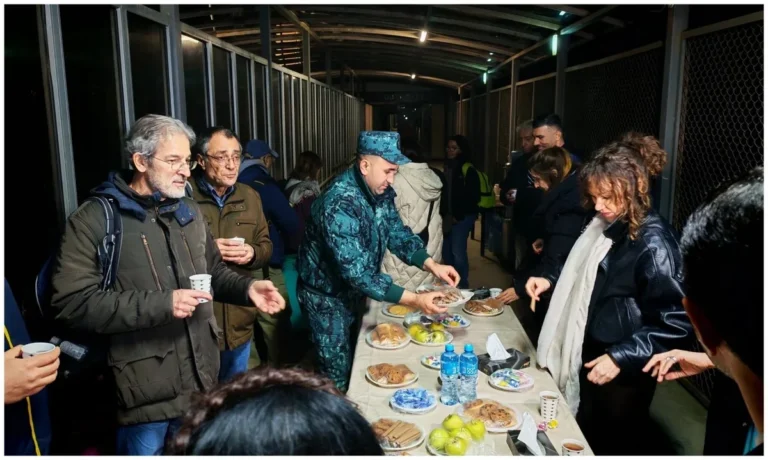 Azərbaycan vasitəsilə İrandan təxliyə olunanların sayı...