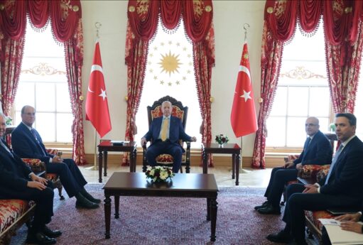 thumbs b c b3f20fa3e75b953a5dc1f8512b3fee97