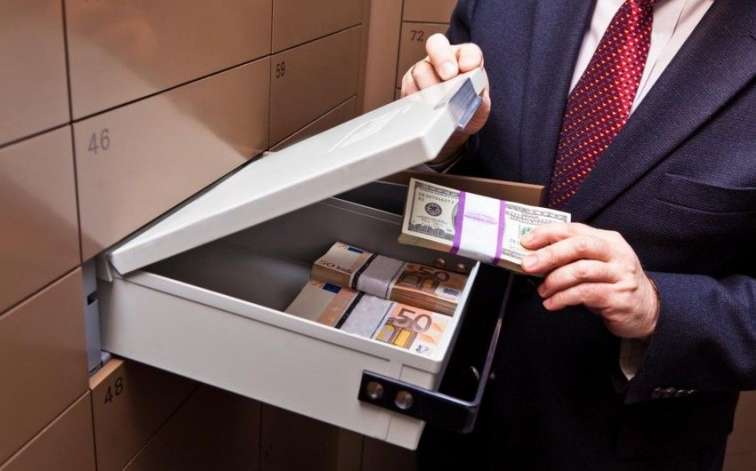 Pulunuzu banka qoyarkən bunlara diqqət edin – XƏBƏRDARLIQ