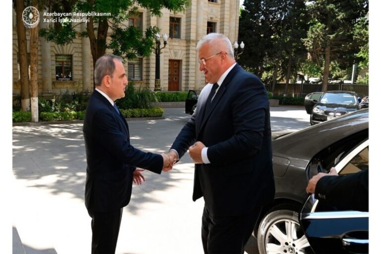 Andrey Sibiqa Ceyhun Bayramova zəng etdi