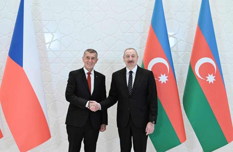 İlham Əliyev Çexiyaya səfər təklifini qəbul etdi