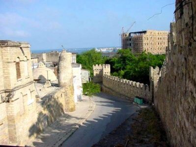 İçərişəhərin Qala divarlarının bərpa-gücləndirmə işləri aparılacaq