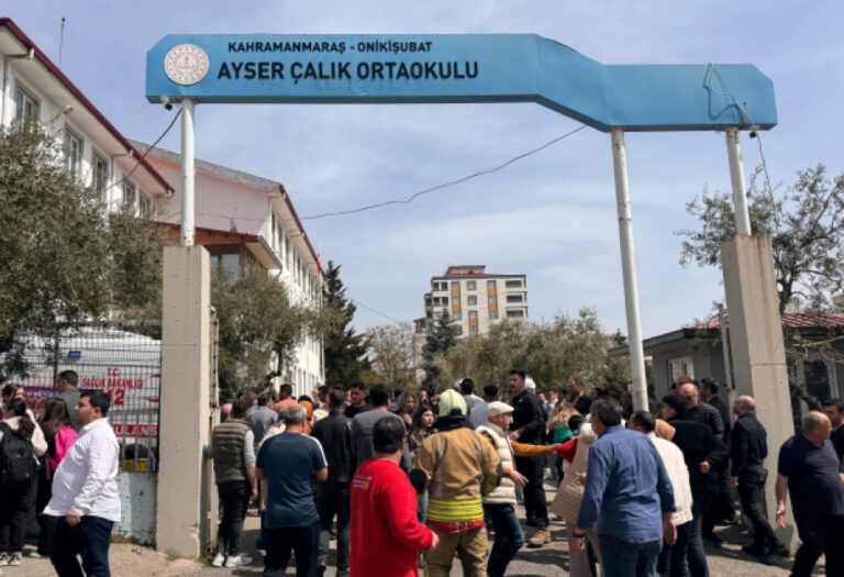 Məktəbə silahlı hücum: ölənlərin sayı artdı