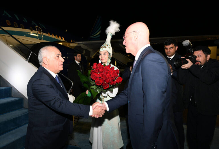 Əli Əsədov Qazaxıstana getdi