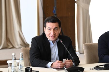 “Bu, diplomatik rüsvayçılıqdır” – Hikmət Hacıyev