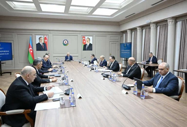 Əli Əsədovun rəhbərliyi ilə növbəti iclas keçirilidi - FOTOLAR