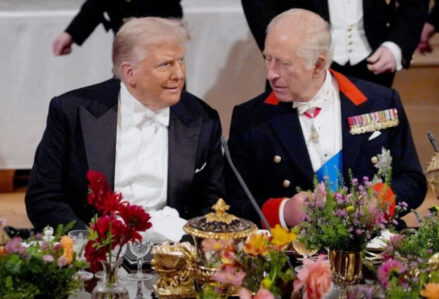 Trampdan Britaniya kralına qarşı biabırçı addım: Görün nə etdi… – FOTO