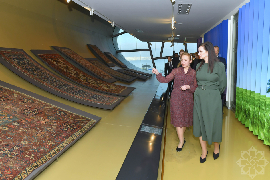Litvanın Baş naziri Xalça Muzeyini ziyarət etdi – FOTOLAR 11 ll