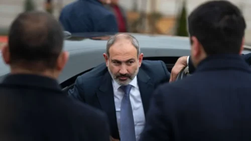 İrəvanda “bayraq əməliyyatı”: Paşinyan Bakı və Ankaranı təəccübləndirdi