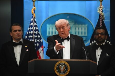 Trampın olduğu oteldə ona da atəş açılıbmış – 45 il əvvəl yaşananlar