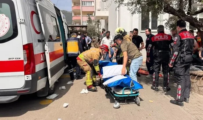 Məktəbə hücum edən şagirdin anası həbs edildi - Səbəb