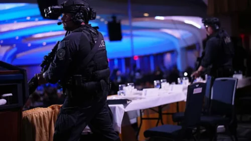 ABŞ Məxfi Xidmət agenti güllədən belə xilas olub