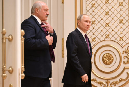 Putin ilk dəfə açıqladı, Lukaşenko orduya çağırış etdi – Belarusda nə baş verir?