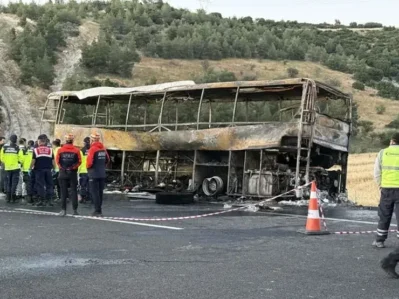 Türkiyədə dəhşət: avtobus kül oldu – 8 nəfər öldü