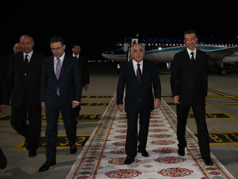Əli Əsədov Türkmənistanda işgüzar səfərdədir