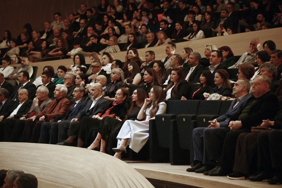 “Tağıyev: Məktəb” bədii filminin təqdimatı oldu 7 6a9c4aedd8bd1b2fec58aff1685f1e8e 5