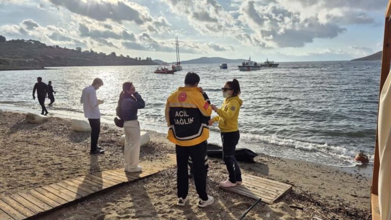 Türkiyədə yüzdən çox turisti daşıyan gəmi batdı - Anbaan Video