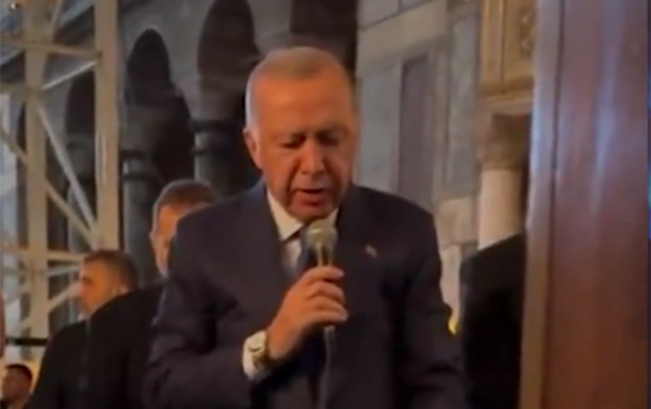 Ərdoğan Ayasofyada Quran oxudu - Video 1 Screenshot 2026 05 29 220822