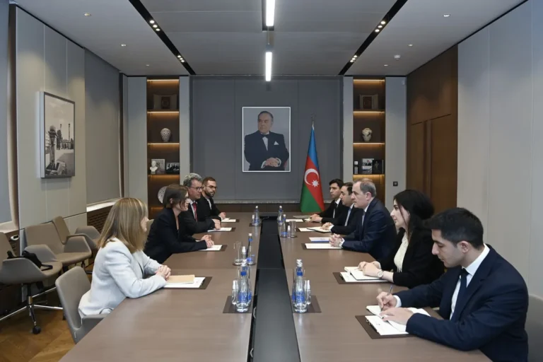 Ceyhun Bayramov BQXK prezidenti ilə müzakirə apardı - FOTOLAR