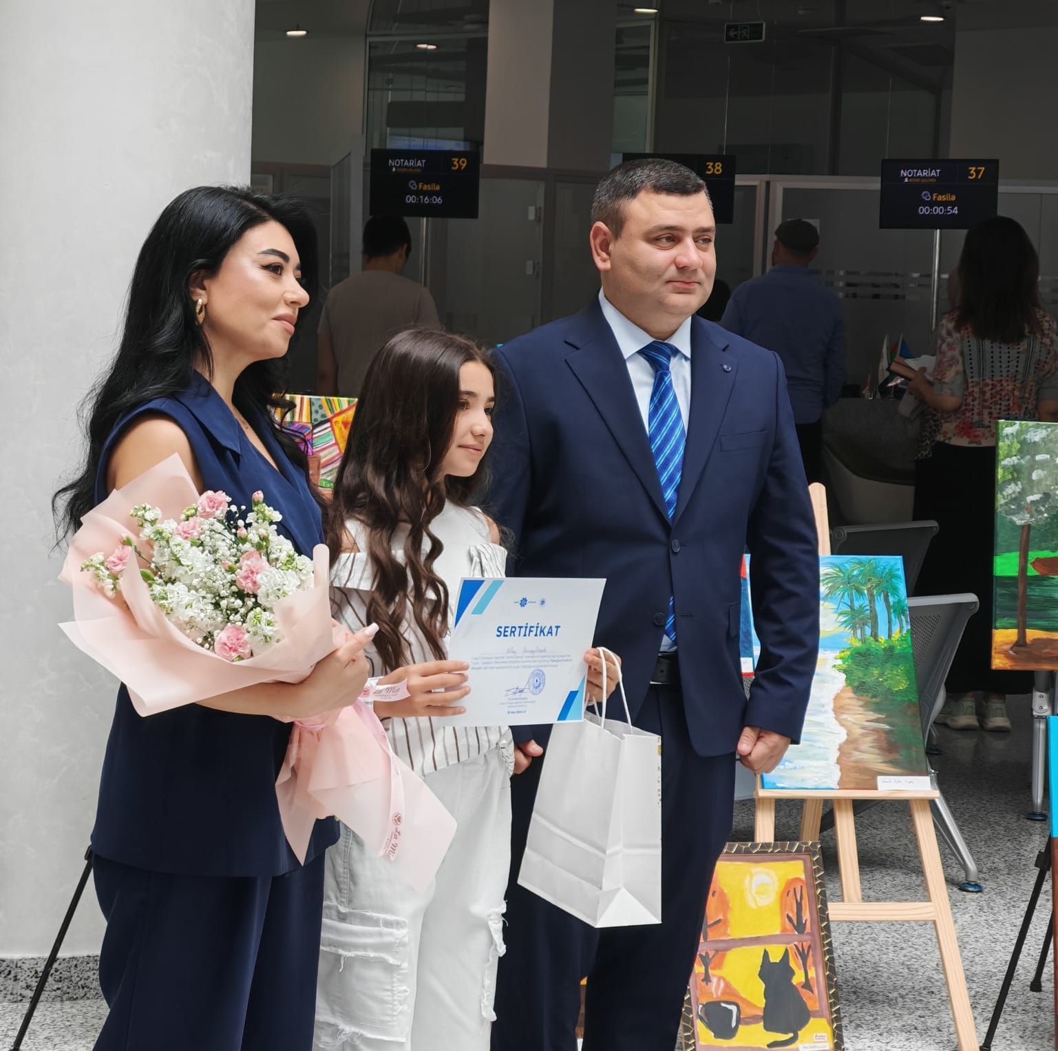 Sumqayıtda ASAN xidmət və “Panda School”un təşkilatçılığı ilə rəsm sərgisi keçirildi - FOTOLAR 7 df 7