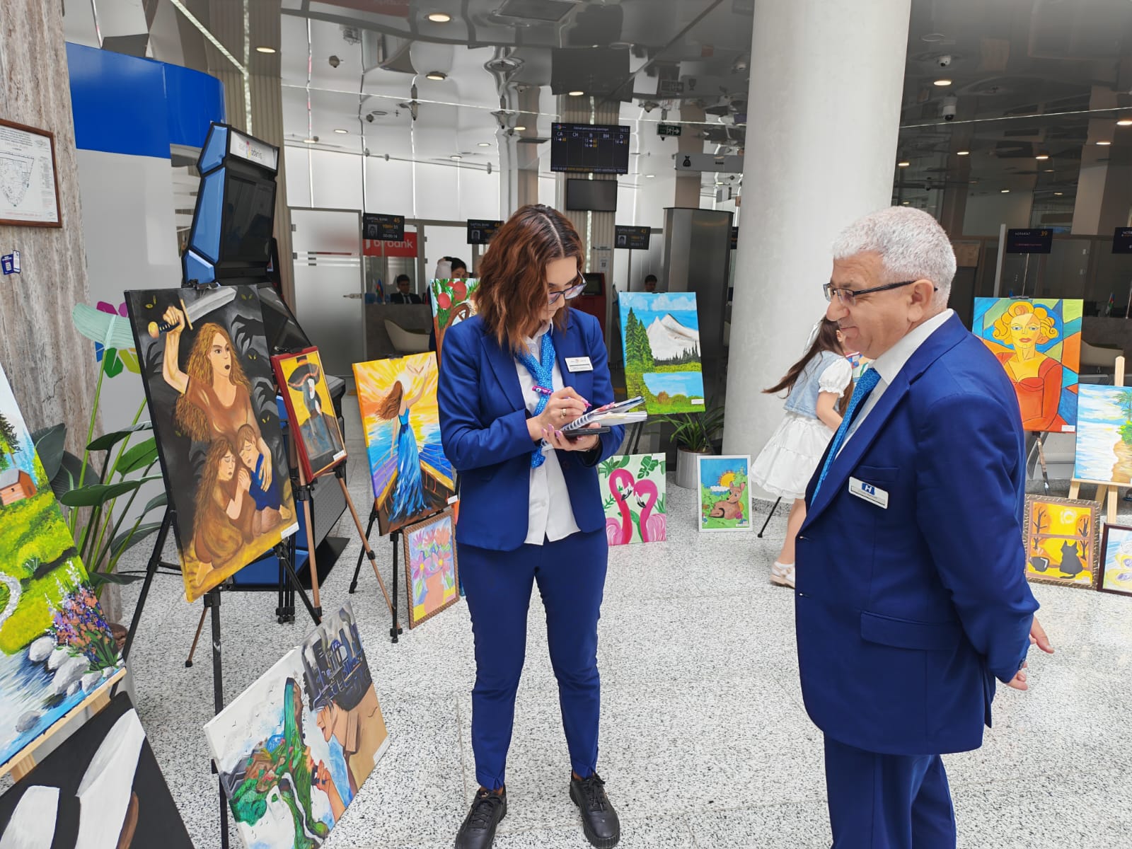 Sumqayıtda ASAN xidmət və “Panda School”un təşkilatçılığı ilə rəsm sərgisi keçirildi - FOTOLAR 8 df 8