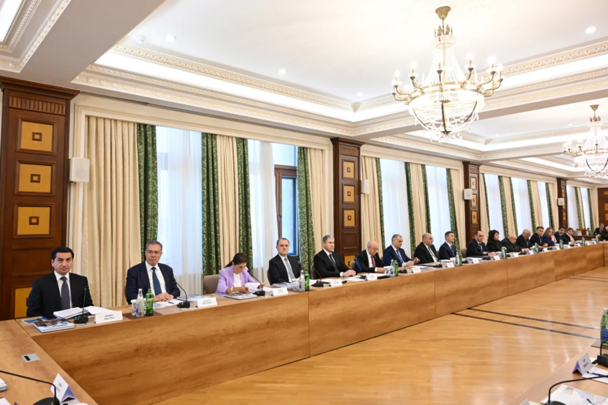 Samir Nuriyev iclas keçirdi: WUF13-lə bağlı tapşırıqlar verdi - FOTOLAR 12 dg 12