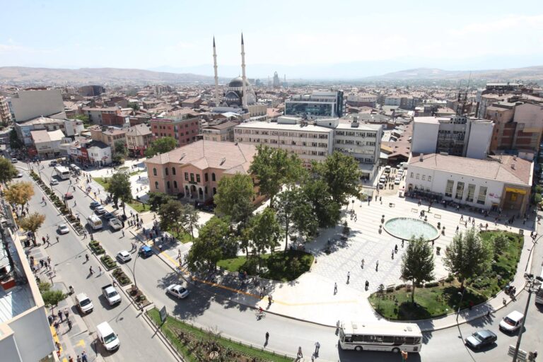 Türkiyədə güclü zəlzələ oldu