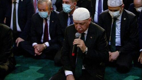 Ərdoğan Ayasofyada “Quran” oxudu – VİDEO