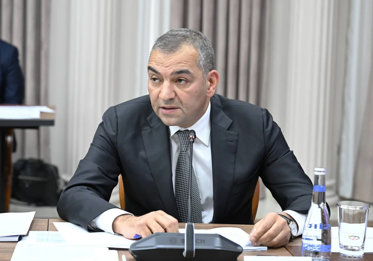 Əli Əsədovun rəhbərliyi ilə iclas keçirildi - FOTOLAR 2 icl 87
