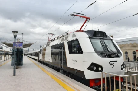 İllərdir yolu gözlənilən qatarın FOTOLARI