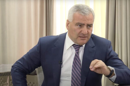 Karapetyanın ofisində axtarış: saxlanılanlar var