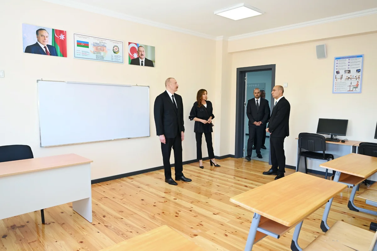 İlham Əliyev və xanımı Cəbrayılda məktəb binasının açılışında - FOTO 3 mek