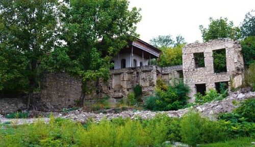 Prezidentə məlumat verildi: 20 ev bərpa ediləcək